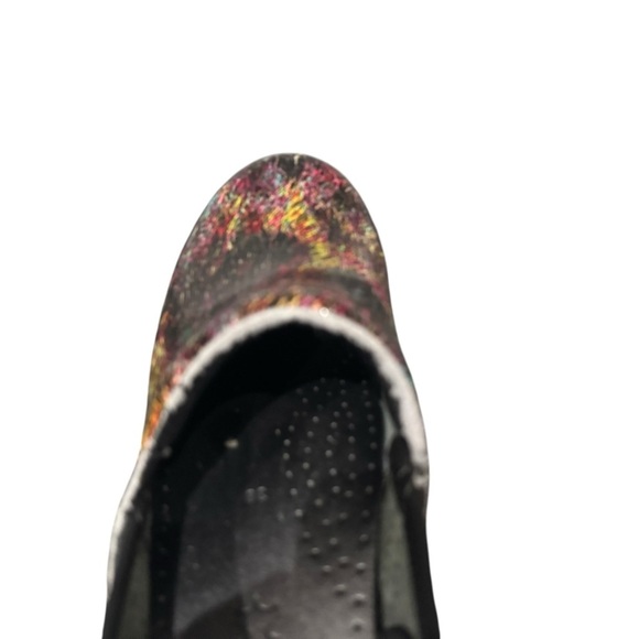 Women’s Dansko Professional Black Multicolor Scribble Patent Leather Clogs: 36 - Picture 8 of 14